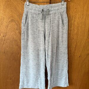 Athleta Balance Wide Leg Crop - Heathered grey; Size S